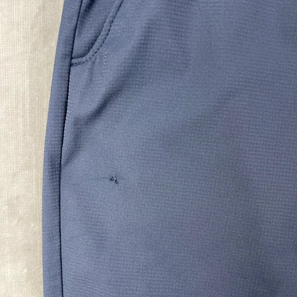 TravisMathew Men 40 Blue Golf Shorts Performance Stretch Textured